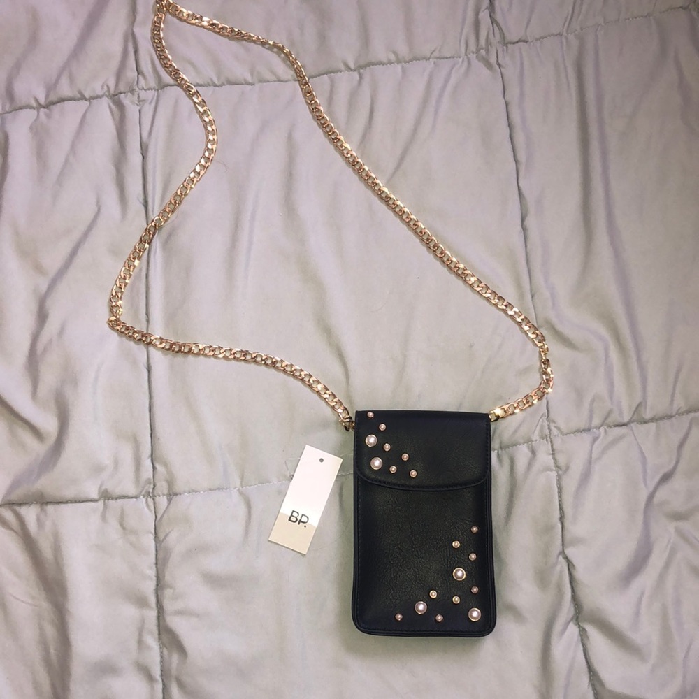 BP chain crossbody